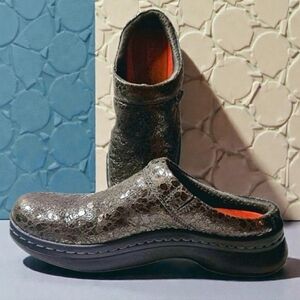 Clarks Womens "Clarks Pro" Clog Sz 8.5  Slip Resistant Leather Gunmetal Gray